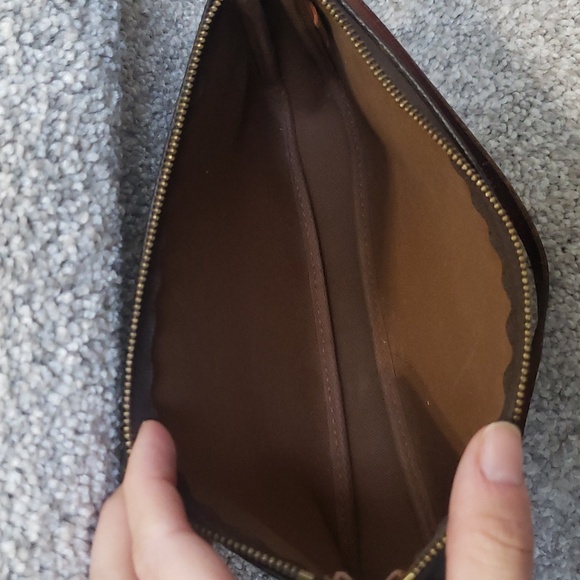 Louis Vuitton Monogram Pochette Authentic - Picture 7 of 8